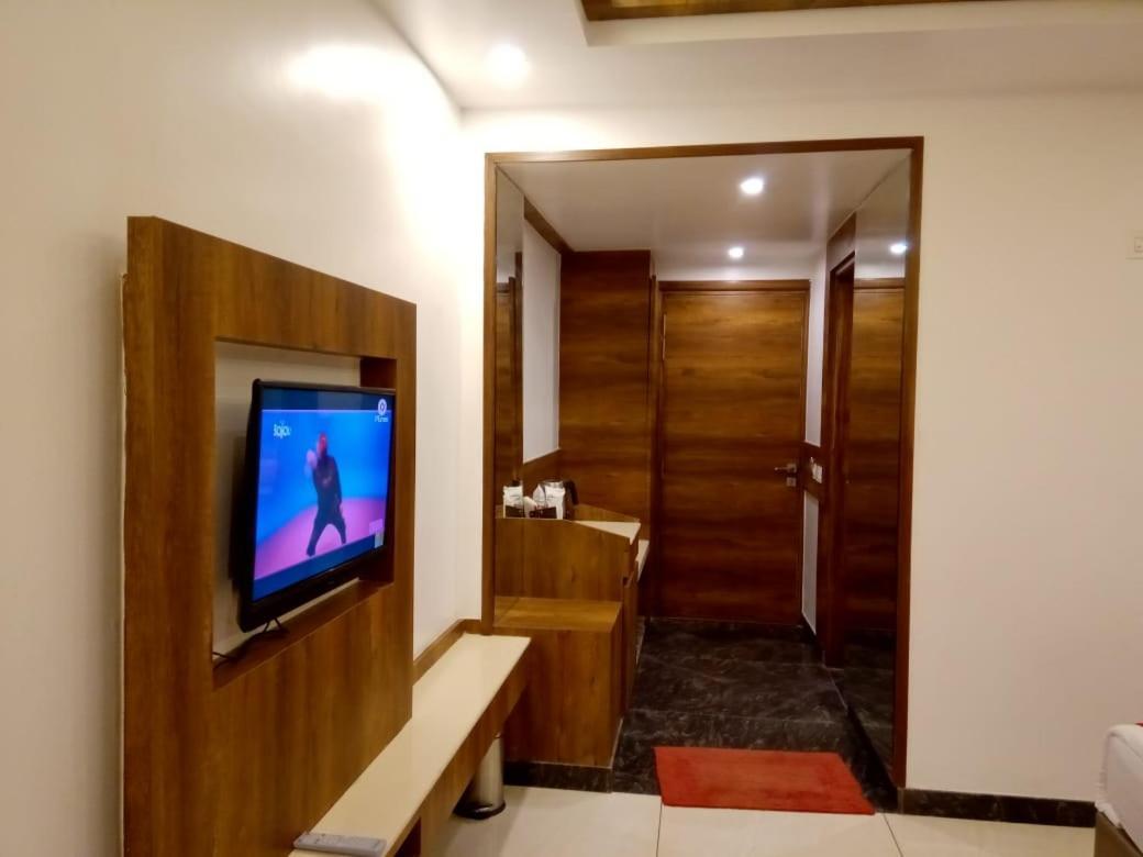 Hotel Green Orchid Udhampur ภายนอก รูปภาพ