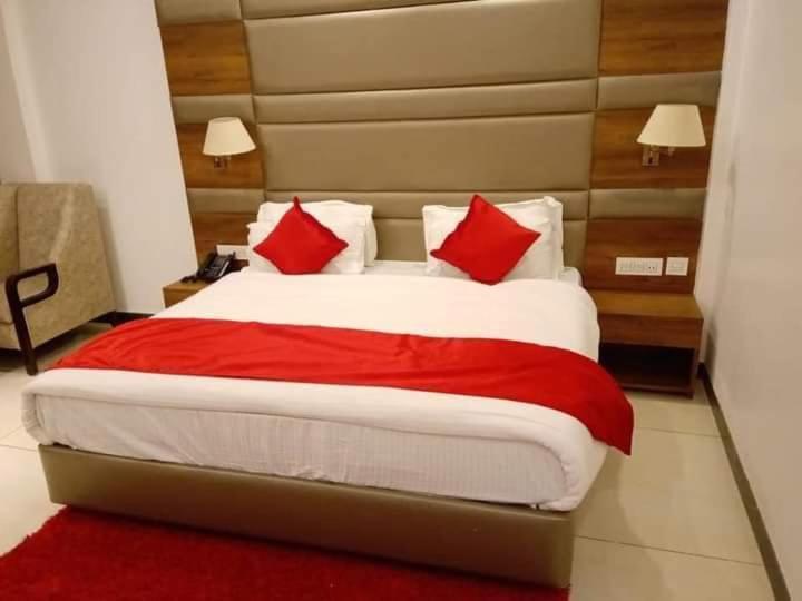 Hotel Green Orchid Udhampur ภายนอก รูปภาพ